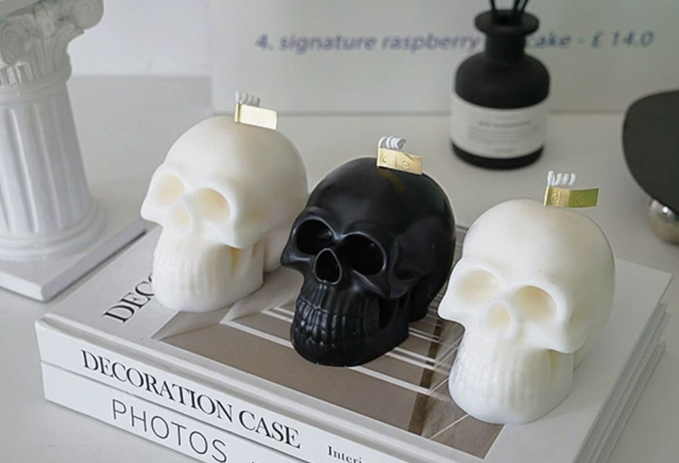 Black skull candle